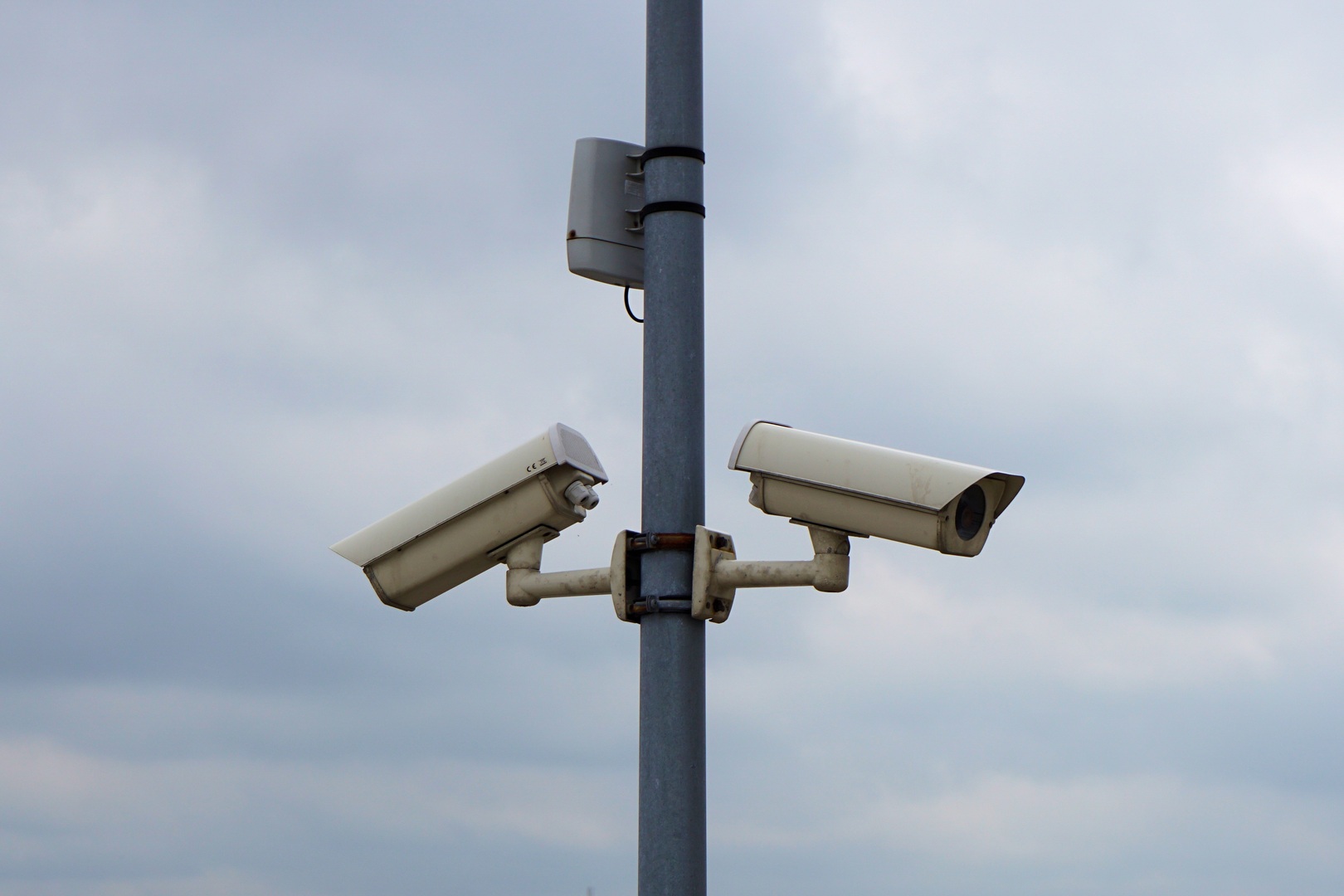 Surveillance algorithmique : ce que prépare l’été 2026 avec la loi RIPOST